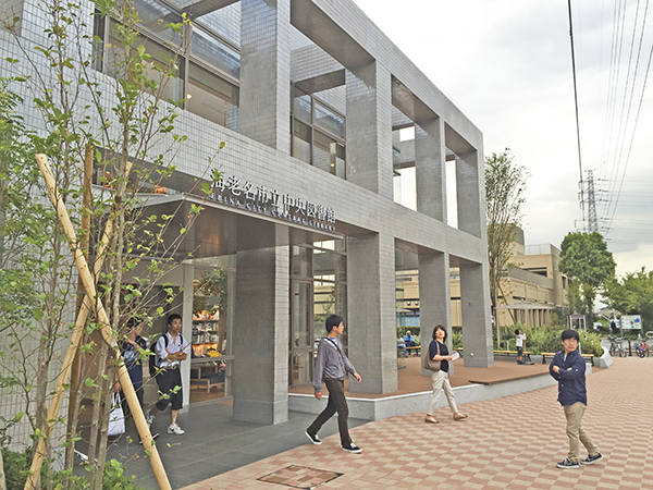 海老名市立中央図書館　リードフック